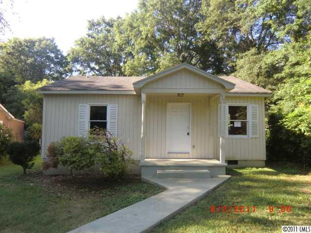 1239 Kiker Cir., Charlotte, NC 28214
