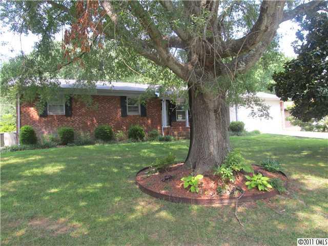 347 Wedgewood Dr., Mooresville, NC 28115