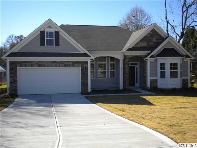 112 Matuka Ct., Mount Holly, NC 28120