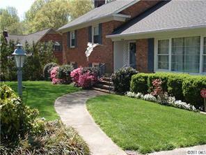 2431 Ramblewood Ln., Charlotte, NC 28210