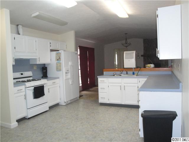 135 Spratt Dr., Mount Holly, NC 28120