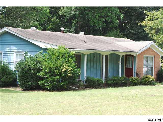 6707 Glenmoor Dr., Charlotte, NC 28214