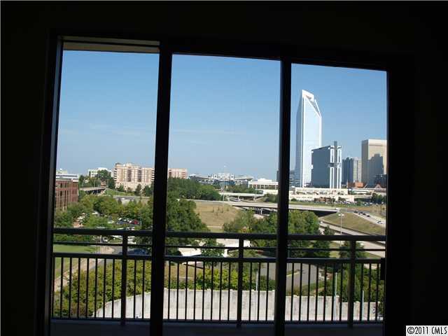 701 Royal Ct. #907, Charlotte, NC 28202