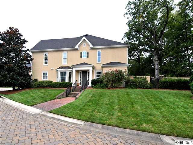 106 Wendover Heights Cir. #20F, Charlotte, NC 28211