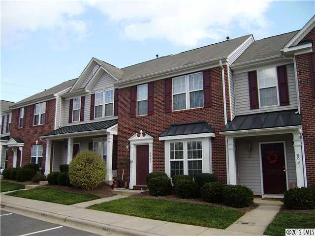 8063 Mariners Pointe Cir., Denver, NC 28037