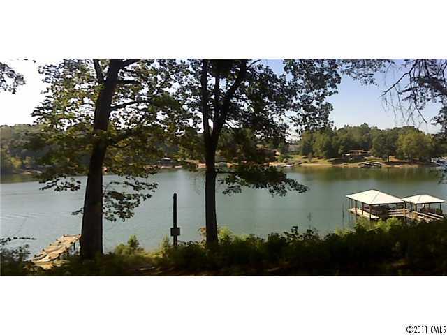 7077 Wateredge Dr., Sherrills Ford, NC 28673