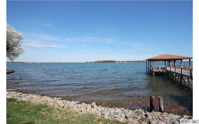 8270 Brightwater Ln., Denver, NC 28037