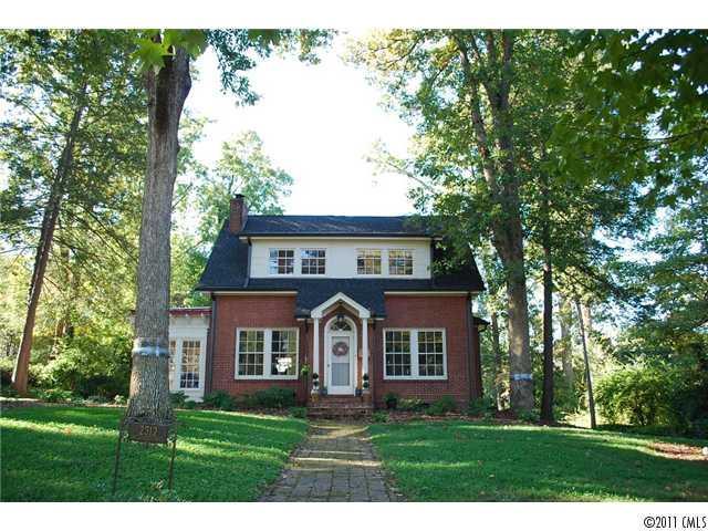 2312 Wellesley Ave., Charlotte, NC 28207