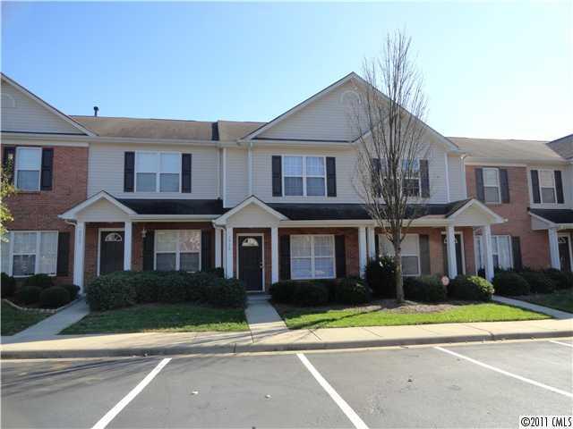 2928 Little Stream Ct., Matthews, NC 28105