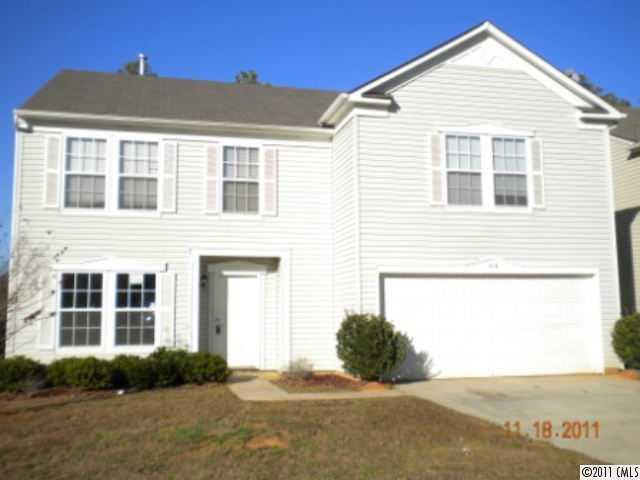 1418 Waterlily Ln., Charlotte, NC 28262