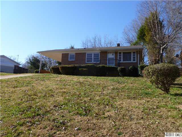 223 Lakeside Ave., Davidson, NC 28036