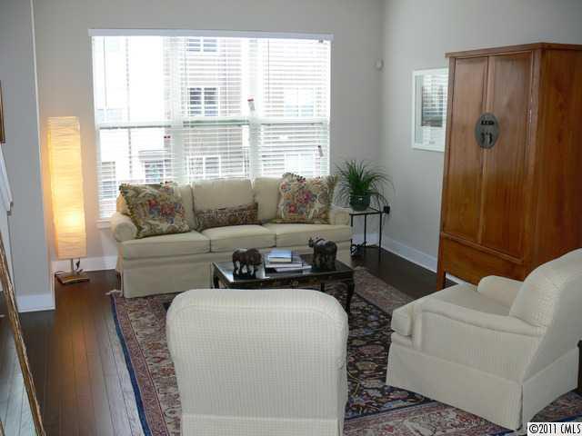 1031 Skyline View Way, Charlotte, NC 28204