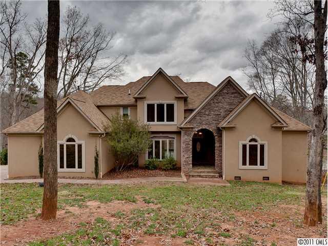 4040 Lochfoot Dr., Charlotte, NC 28278
