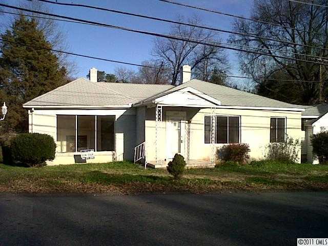 1307 Brook Rd., Charlotte, NC 28205