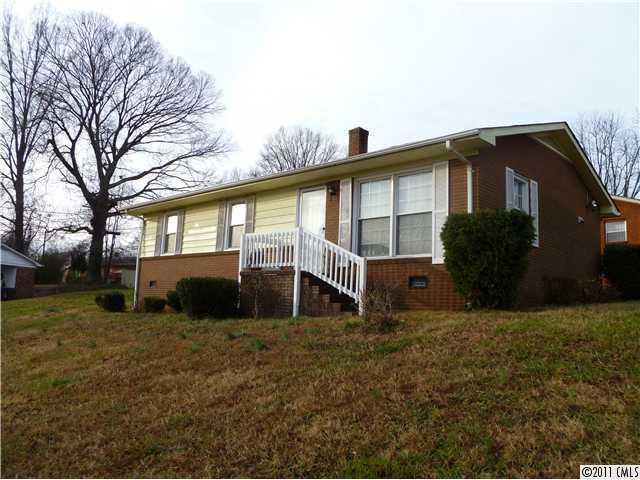 241 Lakeside Ave., Davidson, NC 28036