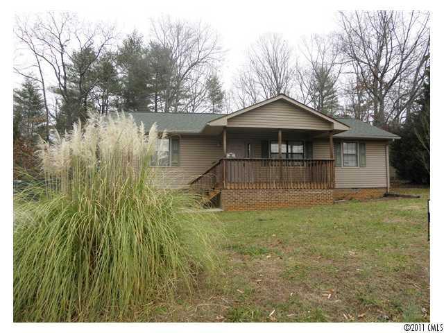 36 Five Oaks Ln., Hickory, NC 28601