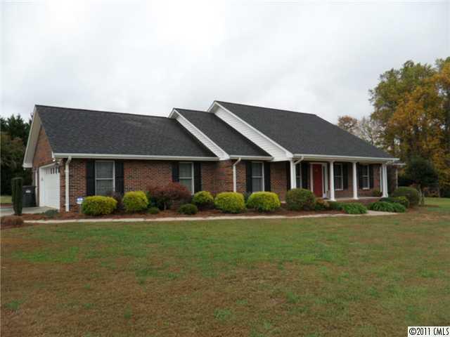 129 Verna Dr., Statesville, NC 28625