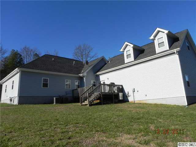 231 Breezewood Dr., Charlotte, NC 28262