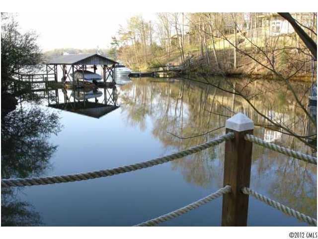 221 Island Terrace Rd., Statesville, NC 28677