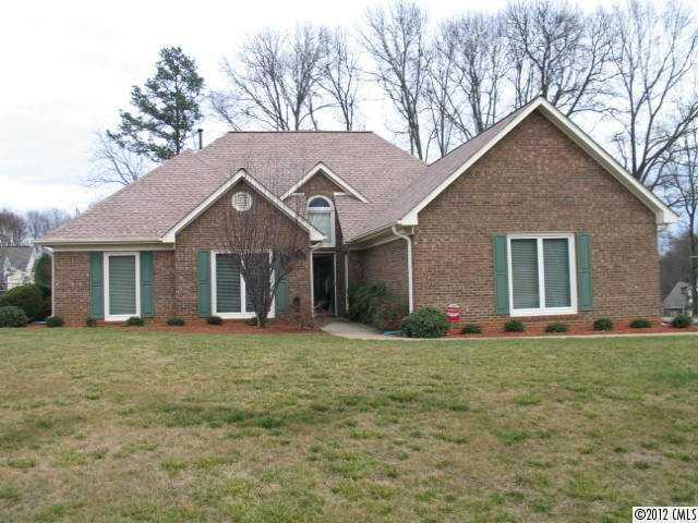 910 Emerson Dr., Mooresville, NC 28115