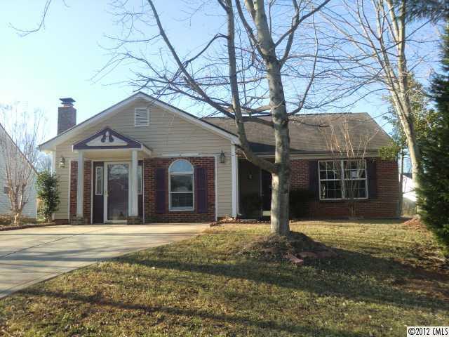 2437 Fabyan Ln., Charlotte, NC 28262