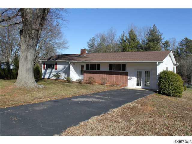 120 NW 40th Avenue Pl., Hickory, NC 28601