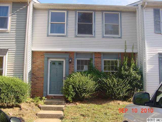 7515 Holly Grove Ct., Charlotte, NC 28227
