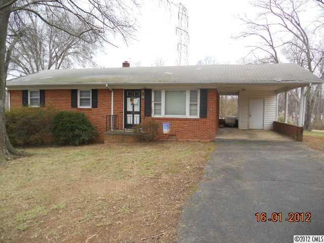 876 Stowe Ln., Gastonia, NC 28056