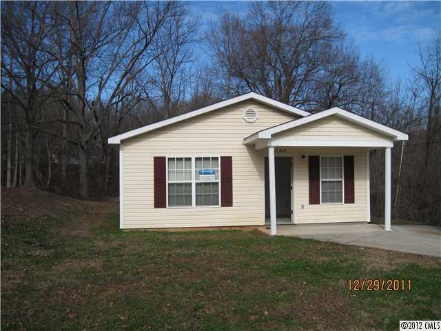 1208 W Walnut Ave., Gastonia, NC 28052