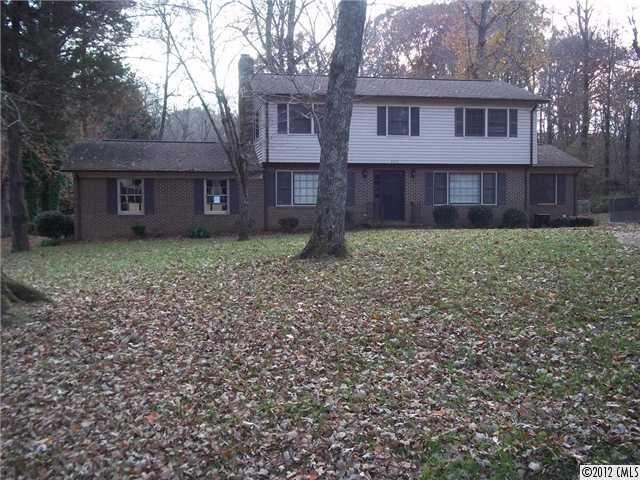 6815 April Ln., Charlotte, NC 28215