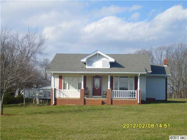 543 Tryon School Rd., Bessemer City, NC 28016