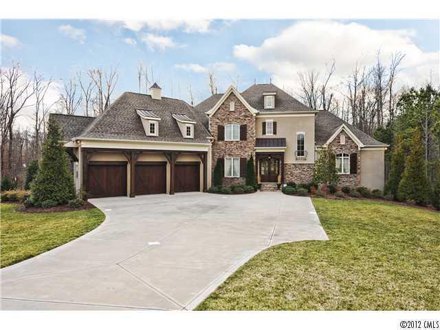 9218 Woodhall Lake Dr., Waxhaw, NC 28173