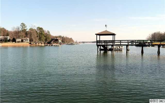 125 Gainswood Dr., Mooresville, NC 28117