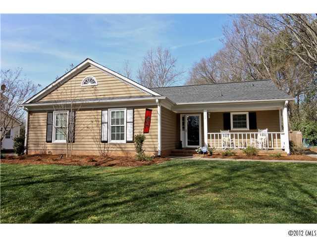 504 Heathermoor Ct., Charlotte, NC 28209
