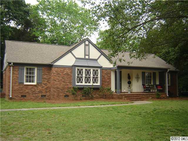 7511 Bedfordshire Dr., Charlotte, NC 28226