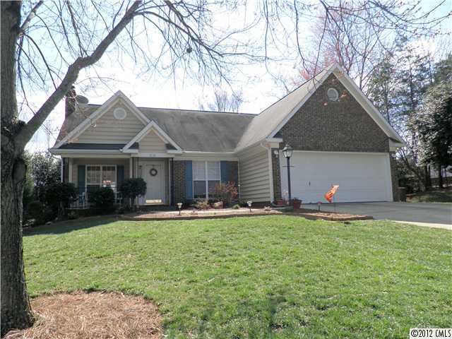 7118 Hunters Bluff Dr., Denver, NC 28037