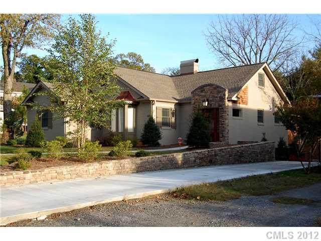 621 West End Ave., Statesville, NC 28677