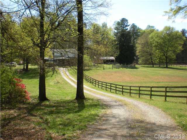 4772 Charlie Hipp Rd., Charlotte, NC 28214