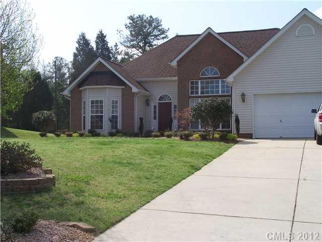 5617 Berry Ridge Dr., Harrisburg, NC 28075