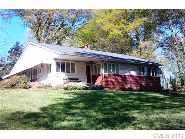 123 Crest St., Mount Holly, NC 28120