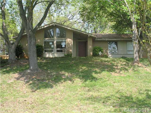 1829 Bonnie Ln., Charlotte, NC 28213