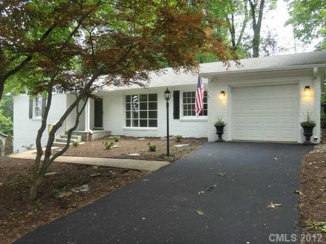 1418 Forest Park Dr., Statesville, NC 28677