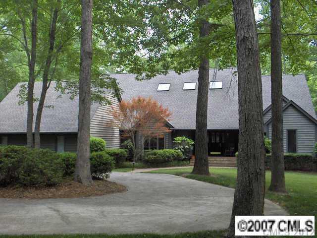 516 Auckland Ln., Matthews, NC 28104