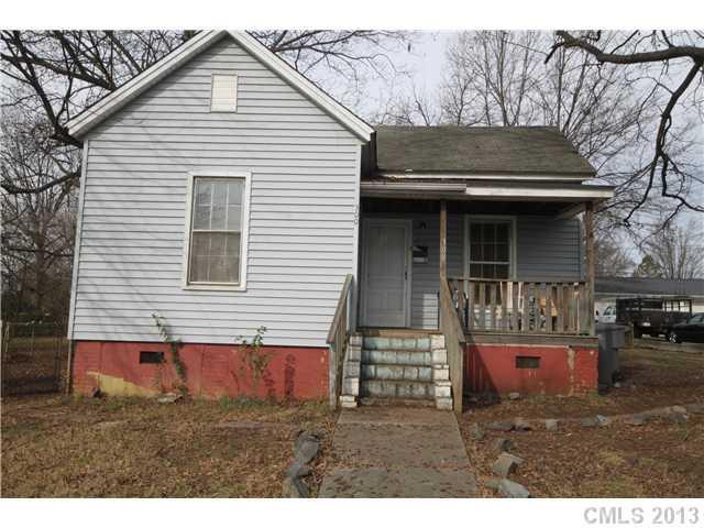 300 Hoskins Rd., Charlotte, NC 28216