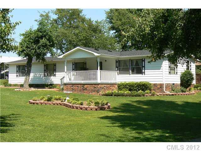 6545 Denver Heights Cir., Denver, NC 28037