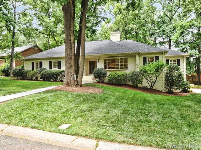 1100 Crestbrook Dr., Charlotte, NC 28211