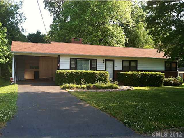 426 Hillcrest Rd., Statesville, NC 28677