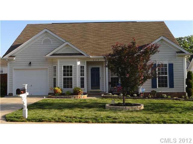 222 Everett Park Dr., Mooresville, NC 28115