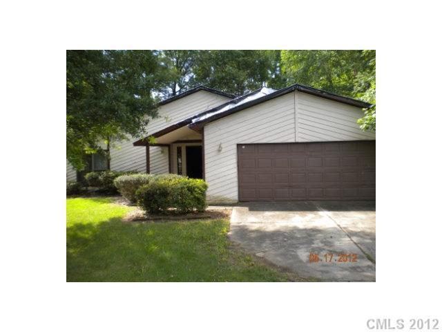 4622 Cricklewood Ln., Charlotte, NC 28212