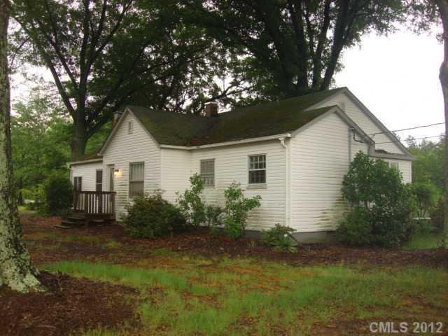 8623 Island Pointe Rd., Sherrills Ford, NC 28673